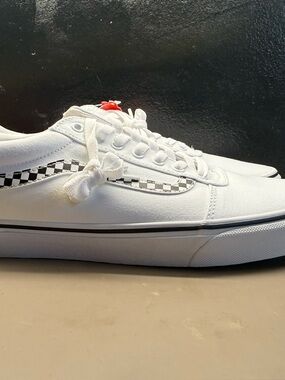 New With Box Men's VANS Ward Checker Stripe White/White Canvas Sneakers Men 13